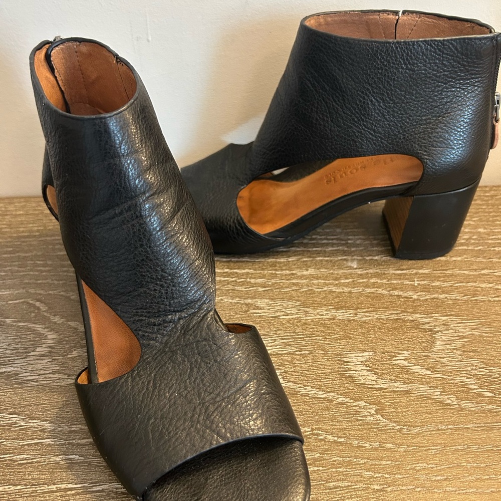 Gentle Soles sandals
